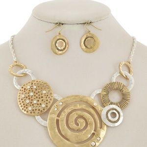 Statement necklace - New